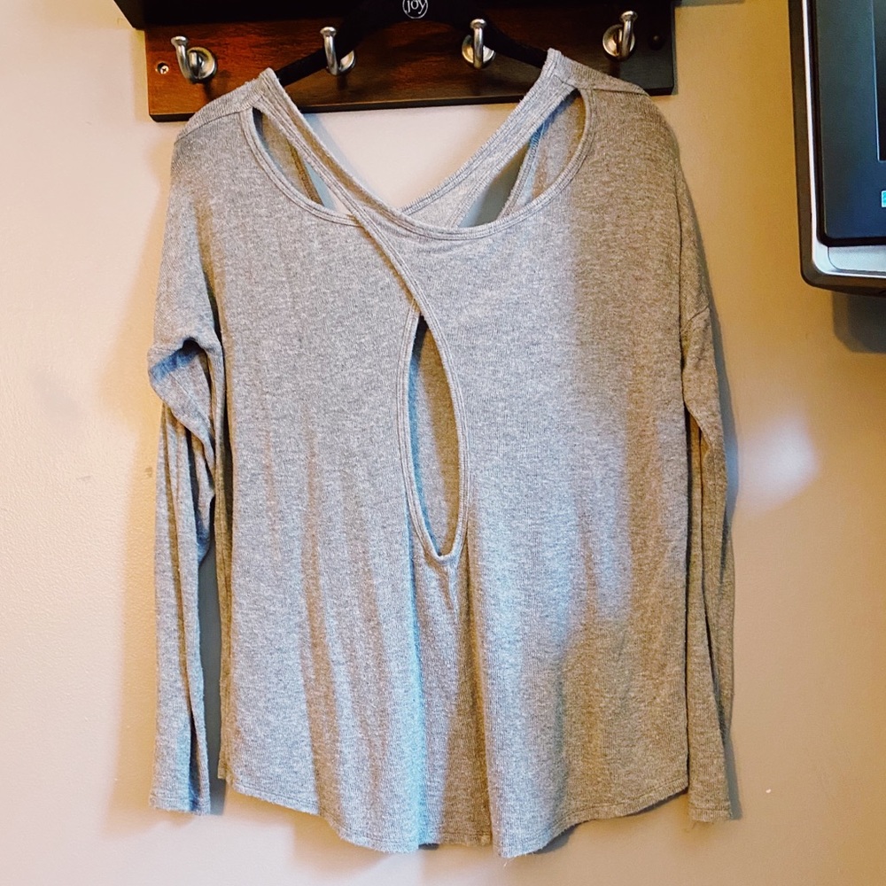 Long sleeve with back design
